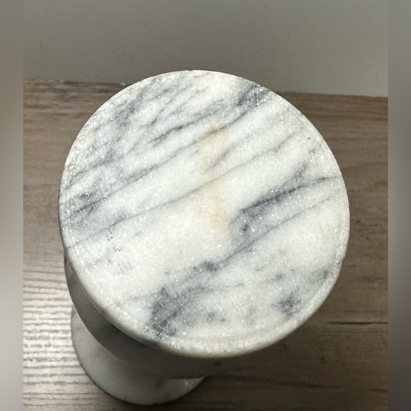 Carved Alabaster Bud Vase 8 Inches Gray &‎ White Decor. - Picture 4 of 7